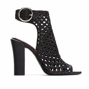ZARA WOMENS BLACK SANDAL - brand new!